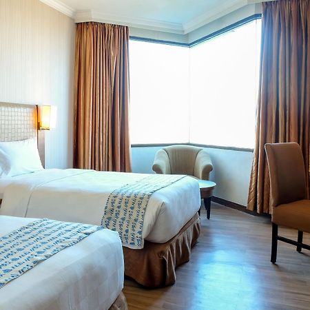 Almadera Hotel Makassar Kültér fotó