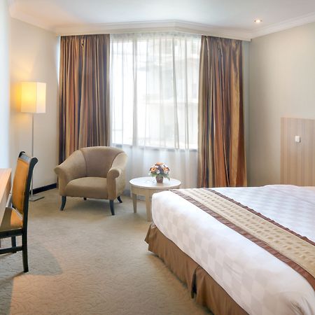 Almadera Hotel Makassar Kültér fotó