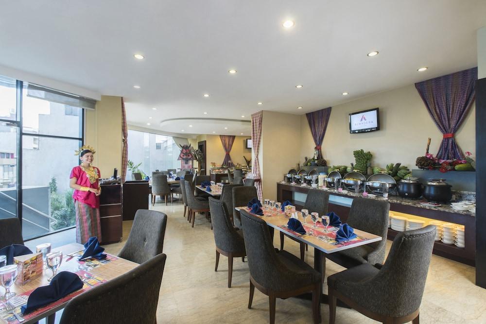 Almadera Hotel Makassar Kültér fotó