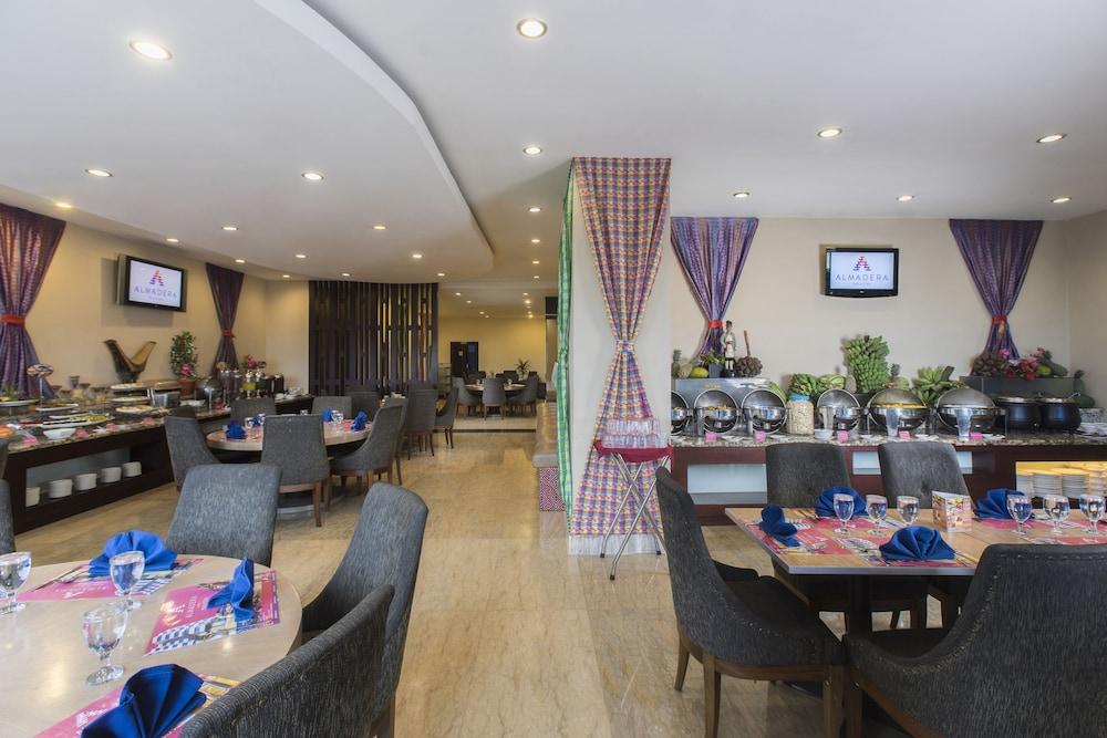 Almadera Hotel Makassar Kültér fotó