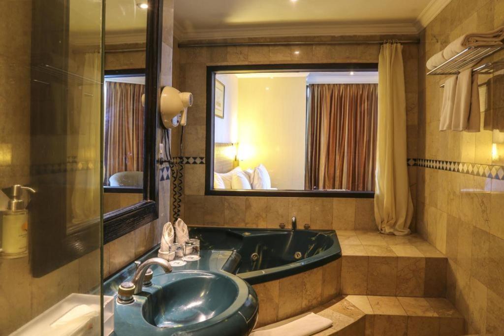 Almadera Hotel Makassar Kültér fotó