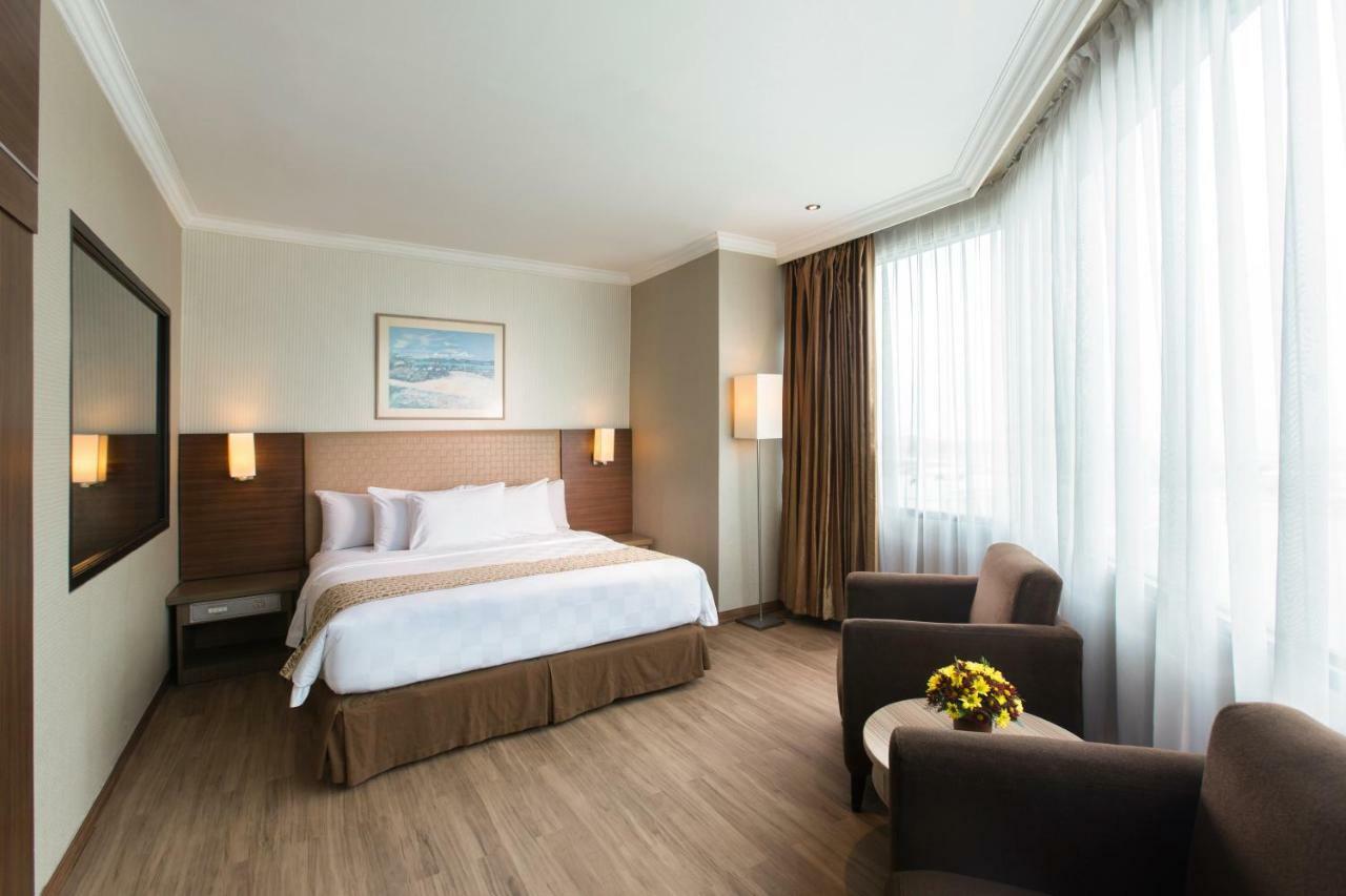 Almadera Hotel Makassar Kültér fotó