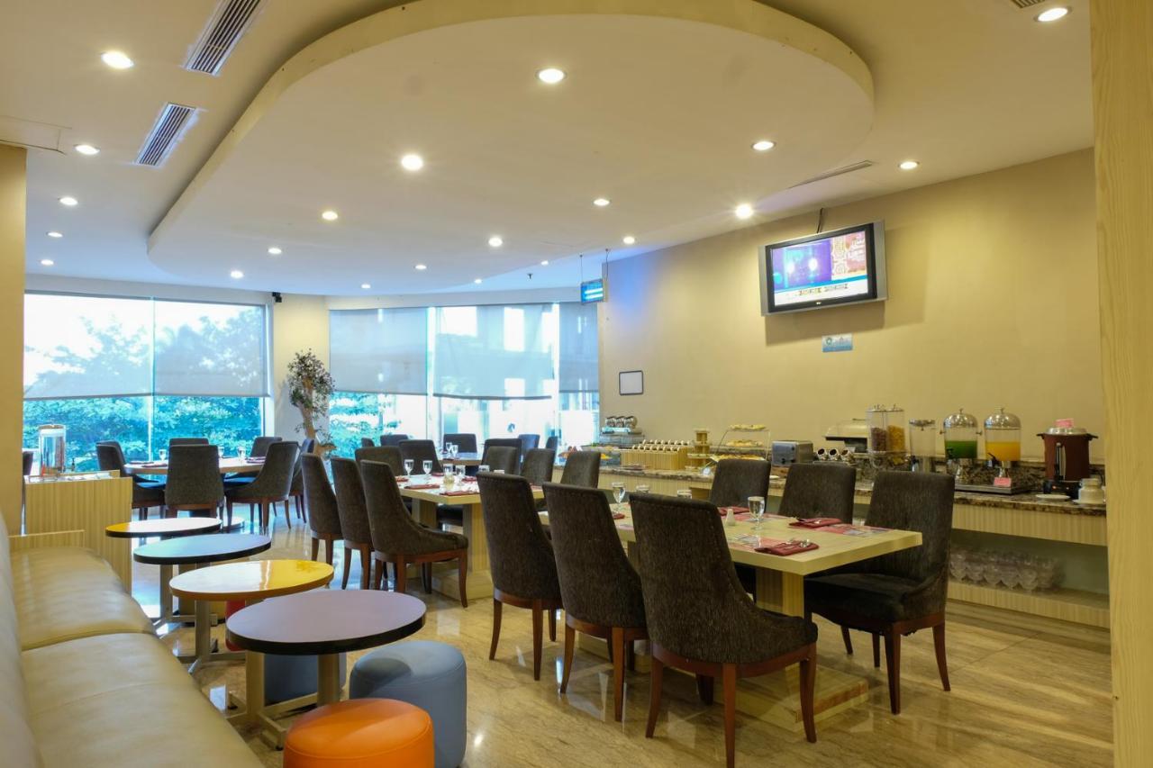Almadera Hotel Makassar Kültér fotó
