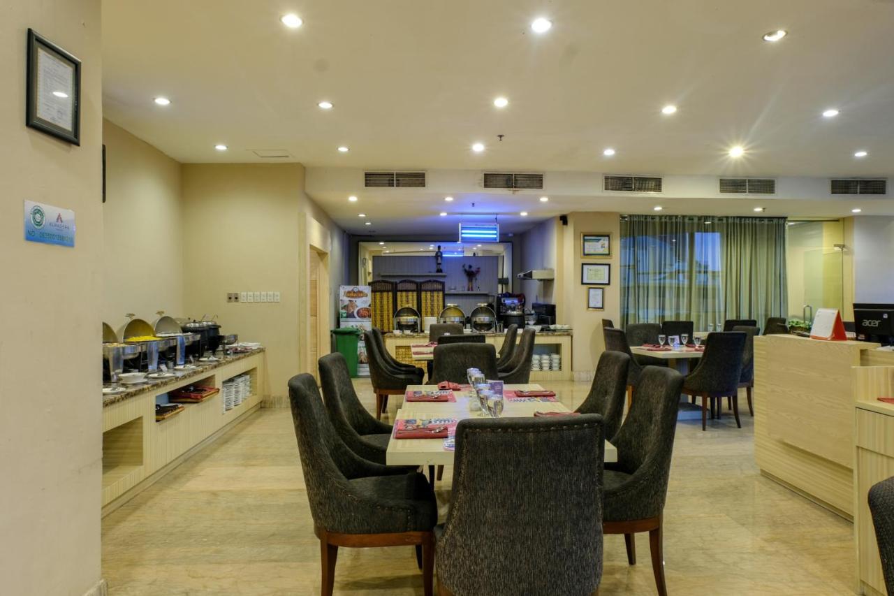 Almadera Hotel Makassar Kültér fotó