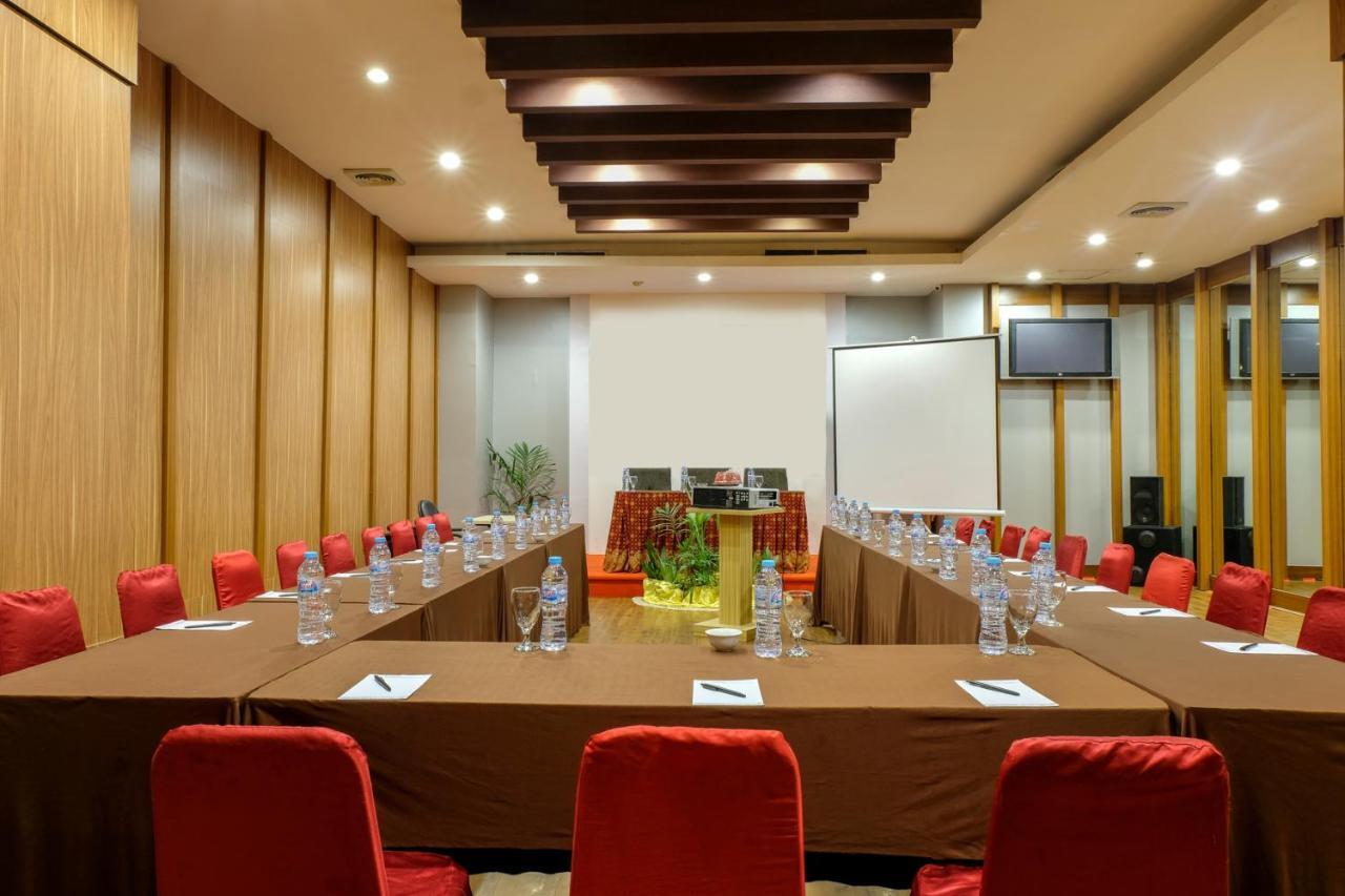 Almadera Hotel Makassar Kültér fotó