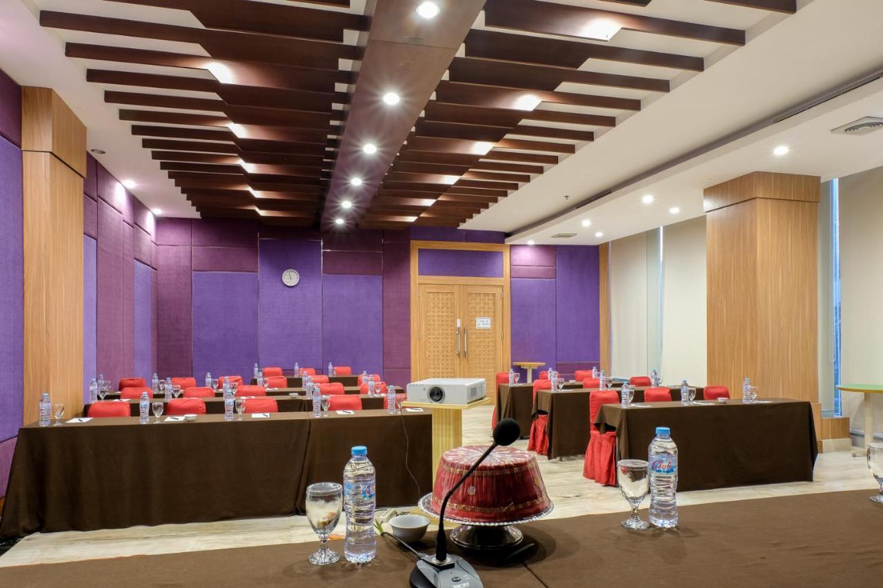 Almadera Hotel Makassar Kültér fotó