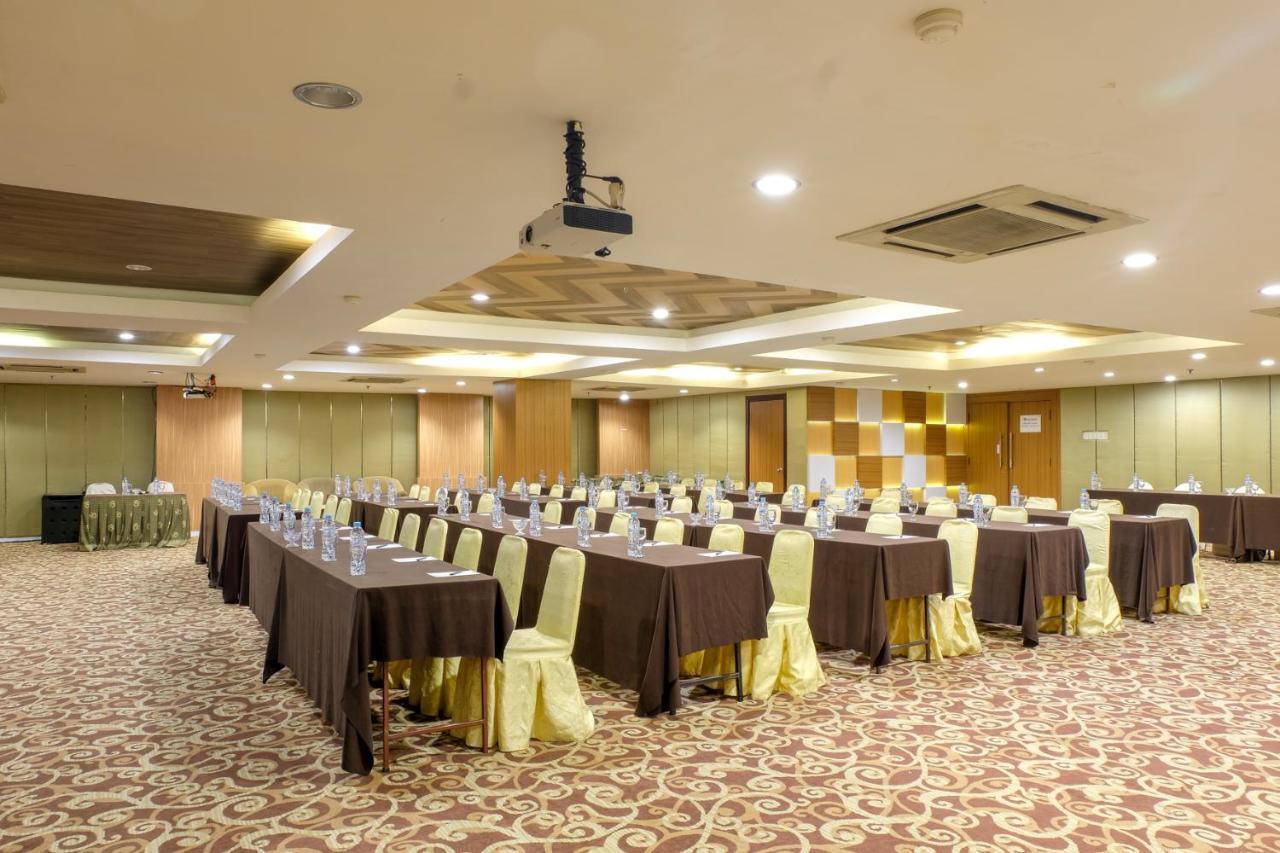Almadera Hotel Makassar Kültér fotó